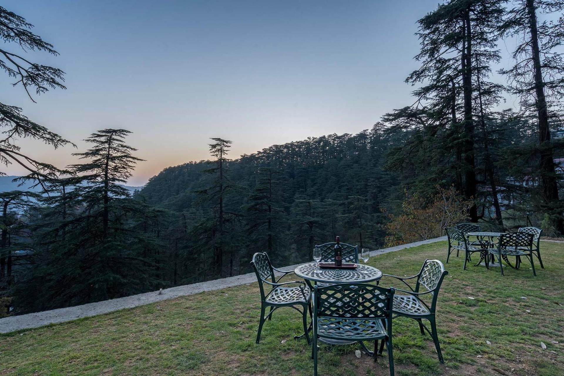 Stayvista At Pine Estate With Outdoor Jacuzzi 심라 외부 사진