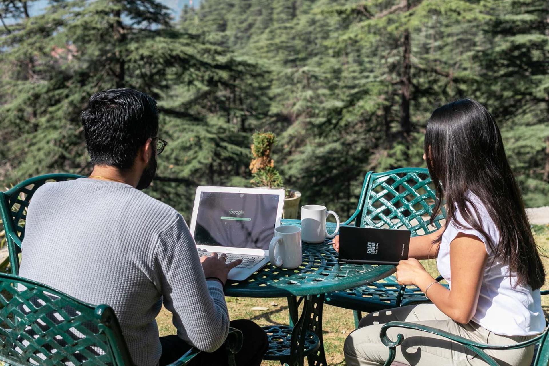Stayvista At Pine Estate With Outdoor Jacuzzi 심라 외부 사진